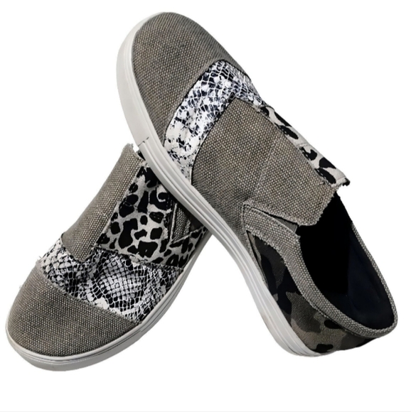 WOMEN'S (SIZE 11) SLIP-ON FASHION SNEAKER - Picture 4 of 5